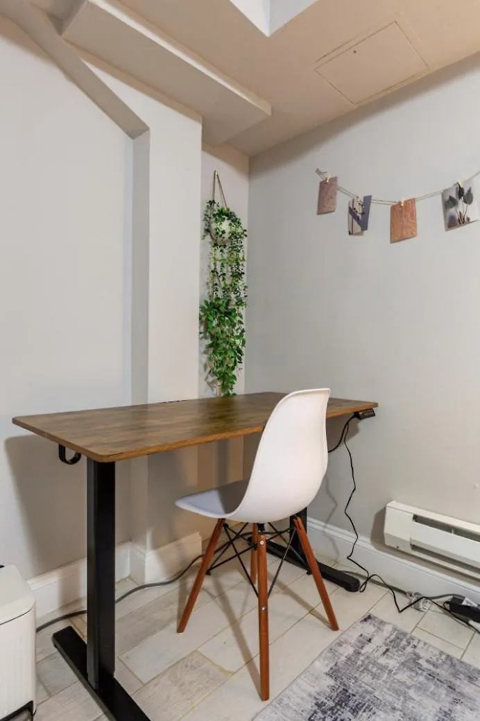 Lovely Room At 3 Bedroom Apt At The Heart Of East Village New York Homestay