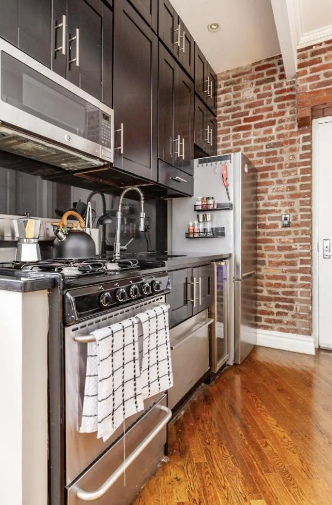 Lovely Room At 3 Bedroom Apt At The Heart Of East Village New York