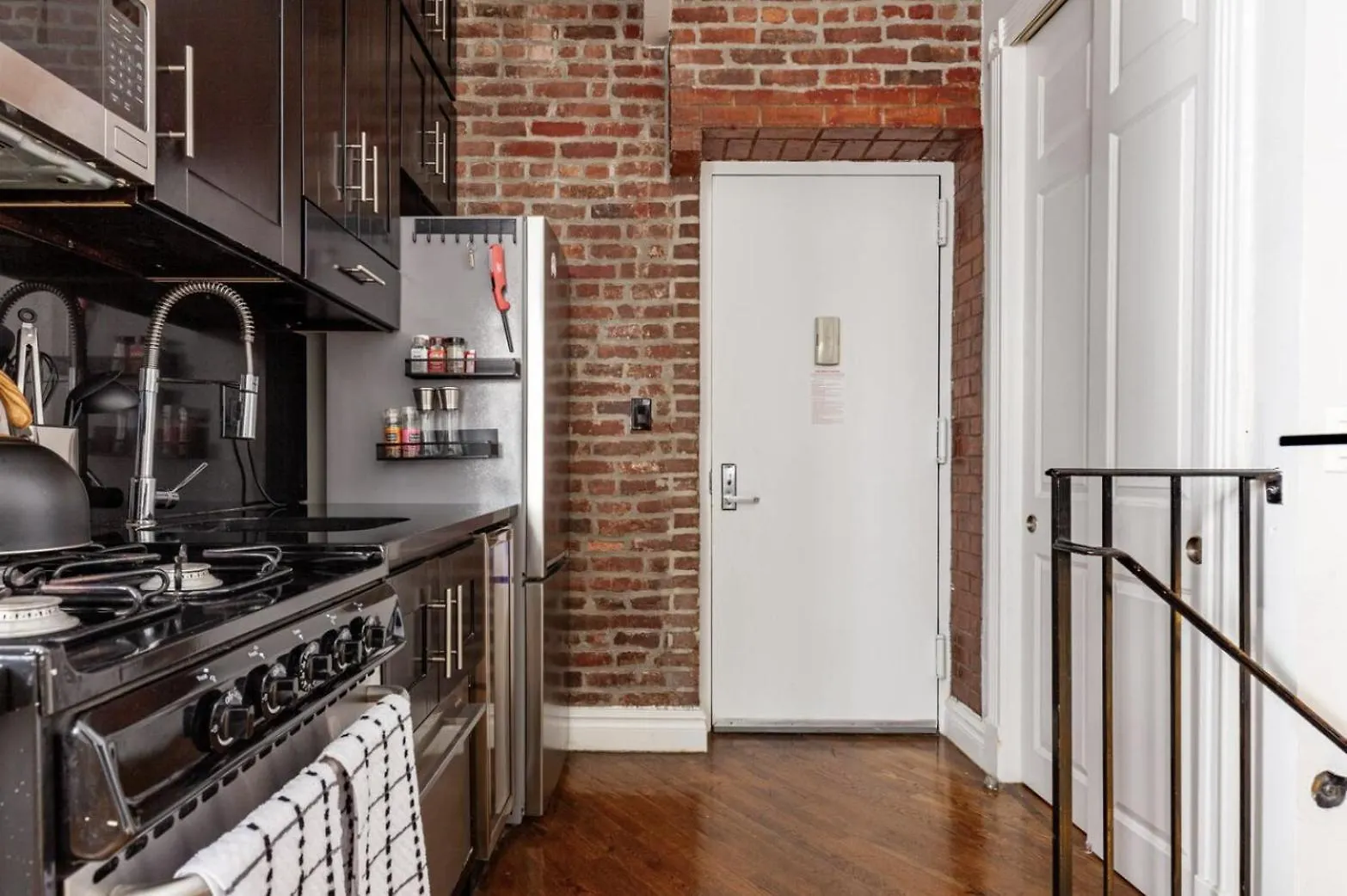 Lovely Room At 3 Bedroom Apt At The Heart Of East Village New York Homestay