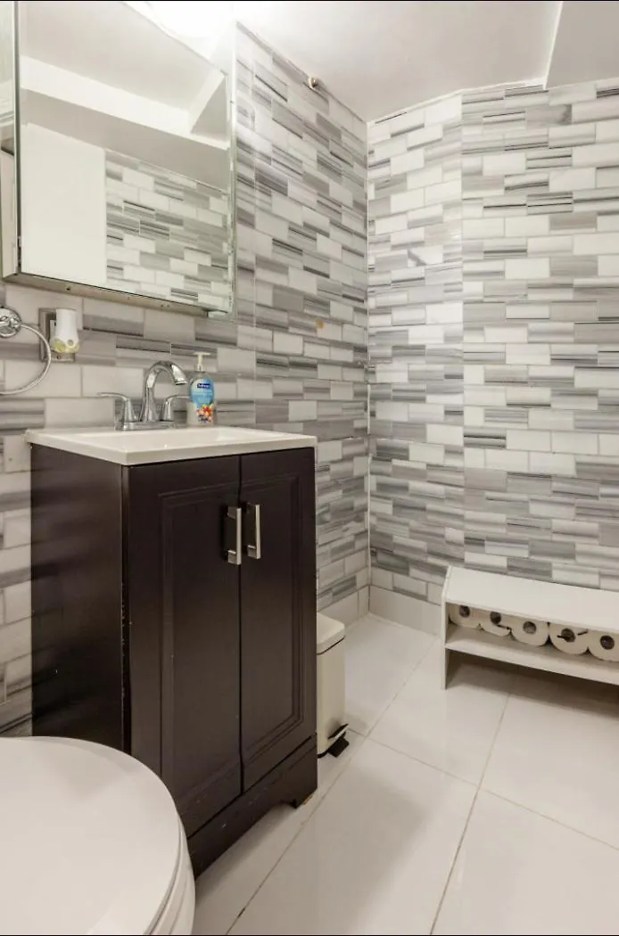Homestay Lovely Room At 3 Bedroom Apt At The Heart Of East Village New York